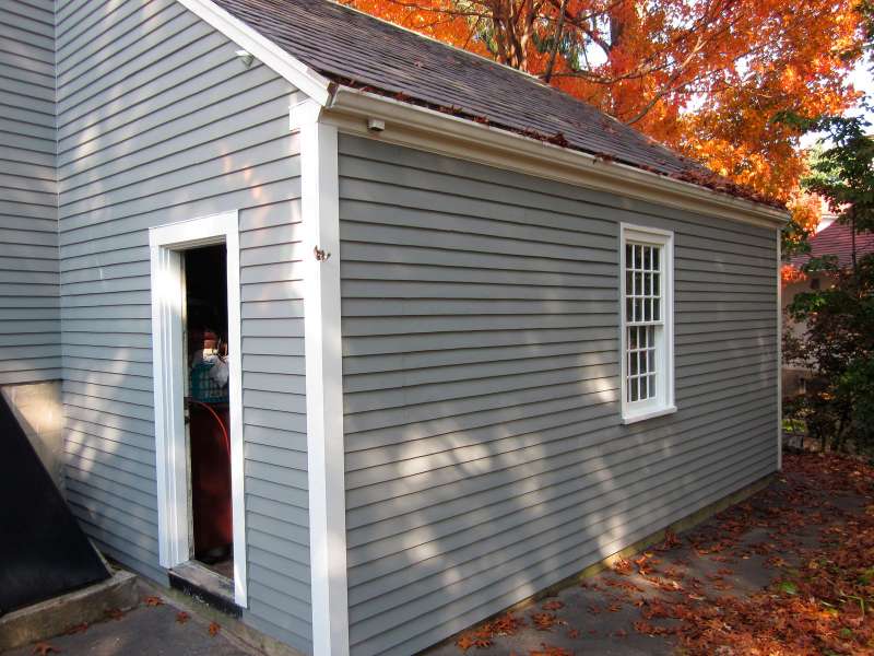 exterior-newton-1h.jpg 